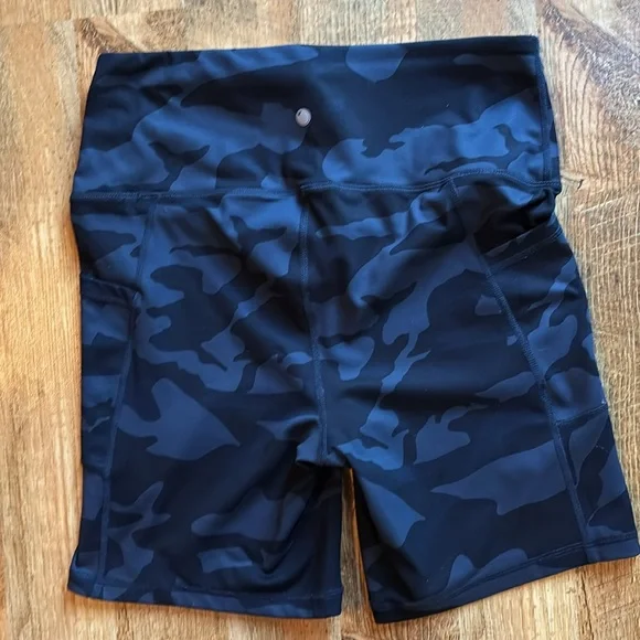 Yogalicious Spandex Shorts - Picture 3 of 4